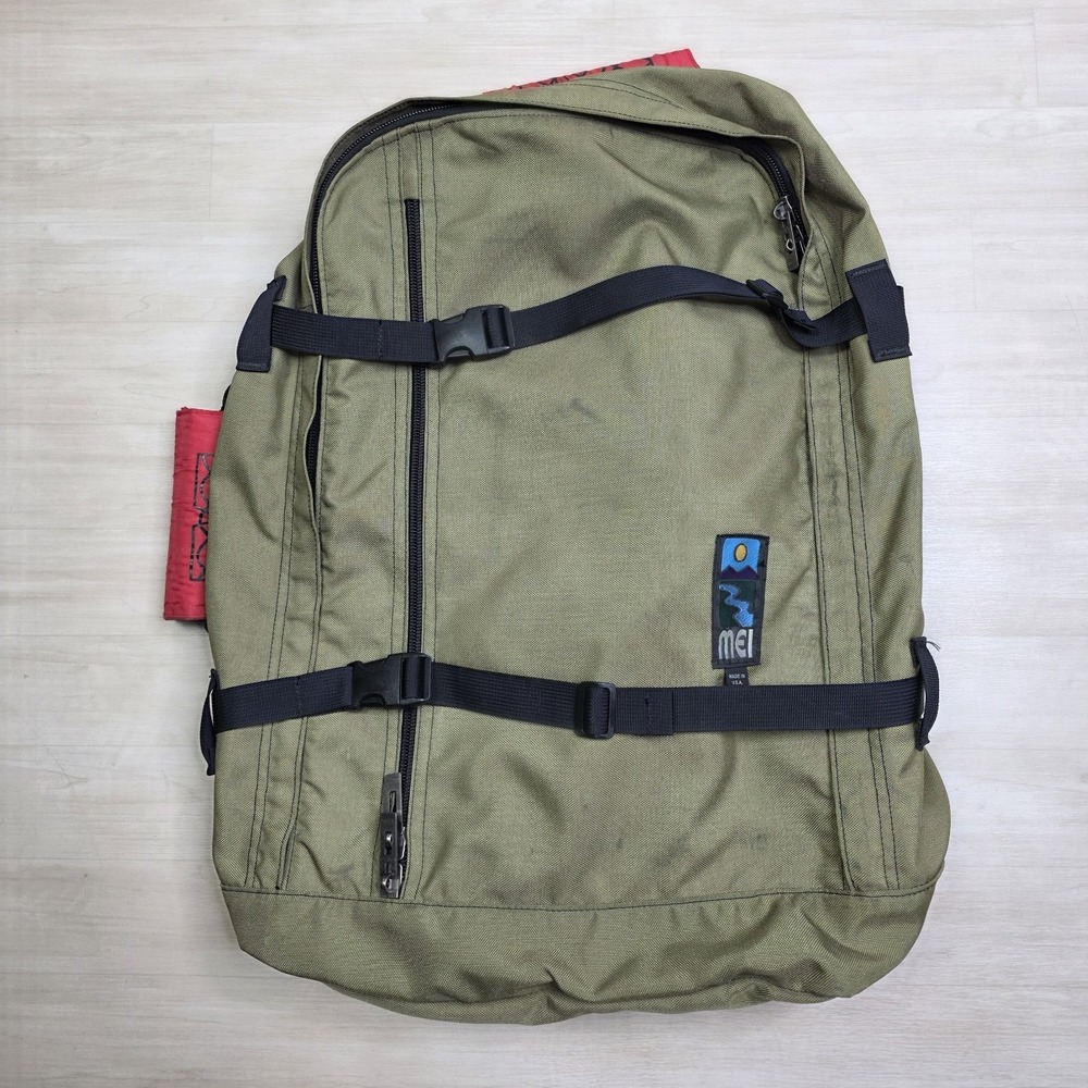 VTG 90s MEI Nylon Heavyweight Hiking Camping Backpack Hideaway Strap Olive Green